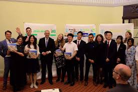 Aboutaleb kan jongeren beter confronteren als een critical friend. Wetskills Water Challenges Mayor Of Rotterdam Mr Aboutaleb Awarded Winning Team Wetskills China 2019
