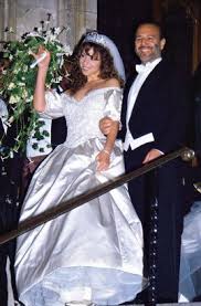 Malgré les railleries de ses collègues, elle parvient tout de même à se faire une place dans la société. Ces Stars Recordman Du Mariage Marie France Magazine Feminin