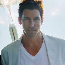 Kaya Wittenburg's Instagram, Twitter & Facebook