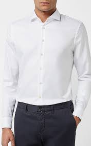 Ein tailored fit hat eine maßgeschneiderte passform und eine überlappung zwischen der schmalen passform und der traditionellen passform. Hemden Sale Gunstige Hemden Online Kaufen P C Online Shop