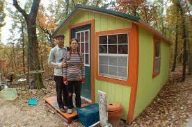 Learn How This Young Couple Created Their Own Diy Tiny House For Less Than 3 000 Http Tinyhousevids Com 3 Cheap Tiny House Tiny House Appliances Tiny House
