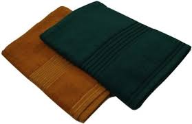 Delicious red apples on forest green towel set #washcloth #hand towel #bathtowel affiliate link. Snuggle Cotton 500 Gsm Bath Towel Set Pack Of 2 Dark Green Beige Beige Dark Green Buy At The Price Of 16 16 In Flipkart Com Imall Com
