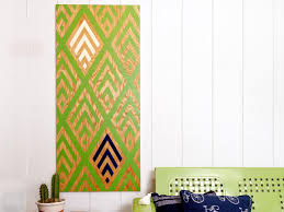 Want to add a unique element to your backyard ? How To Make Graphic Patterned Outdoor Artwork Diy