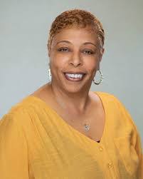 Sandy Dobson's Instagram, Twitter & Facebook