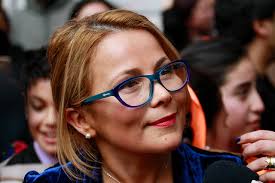 La explosión de cathy es viral en las redes sociales. Contraloria Pone Freno Al Uso Abusivo Que Cathy Barriga Hace De Su Imagen En