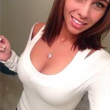 Melanie Dickens (@natalievillaaa)