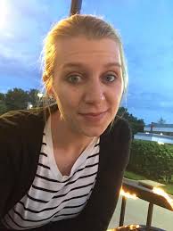 Champagne chills, red bikini thrills. 🍷