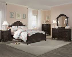 So you might be wondering which colors you should use in your bedroom decor to go with the typically darker palette that cherry wood tends to offer. Homelegance Bedroom Set Cinderella In Dark Cherry El 1386ncset