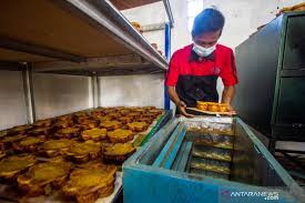 Apr 30, 2021 · wadai ipau ini memiliki rasa gurih dan berdaging. Kue Bingka Jajanan Ramadhan Resep Putri Junjung Buih Antara News