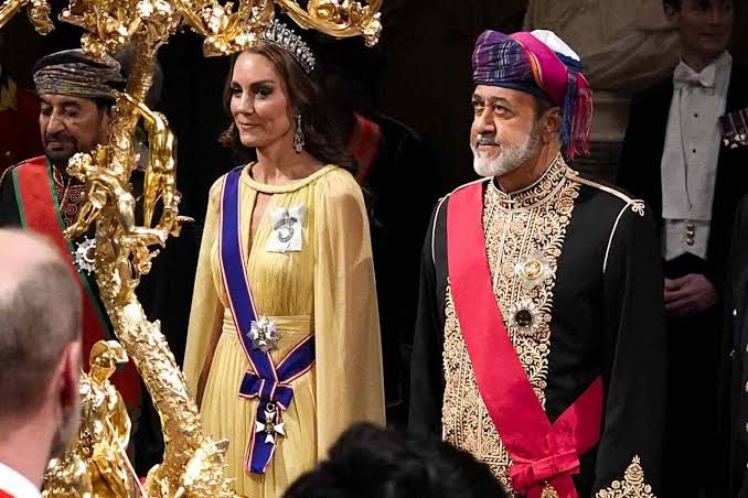 Kate Middleton's Flowing Gown Gets Caught Under Chair During State Banquet