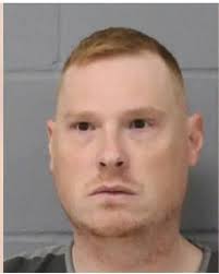 CONFIRMED: Armed robbery at McDonald's in Lincoln Square. Police have  detained one suspect from the McDonald's robbery near the park...  #LincolnSquare #ArmedRobbery #NorthSide #Chicago #McDonalds