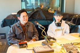 2015年4月8日にファーストミニアルバム「awesome city tracks」をリリースし、itunes ロックチャートで1位を獲得するなど話題を呼び、デビューから awesome city tracks シリーズと題して、2. J Wave Website Tokio Hot100