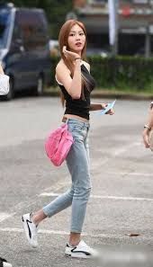 This Idol Drops Jaws With Her Tiny Ant Waist Cute Outfits Kpop Outfits Kpop Fashion