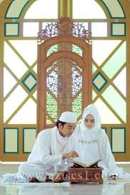 Prewedding adalah sesi foto pertunangan dimana pemotretan dapat dilakukan 3 atau bahkan 6 bulan sebelum menikah. Tren Untuk Foto Prewedding Islami Gallery Pre Wedding