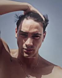 His black hair is back #gabrielguevara #nickleister #culpamia #fyp #foryou  #viral