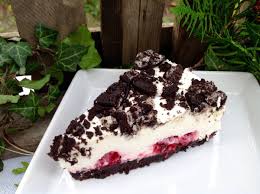 Oreotorte Mit Frischkase Schmand Und Himbeeren Kuchen Mit Frischkase Kuchen Und Torten Einfacher Nachtisch
