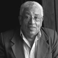 Manlio Argueta: “Oswaldo Escobar Velado, el rumbo de su palabra” (ensayo)