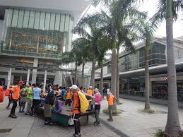 東涌站（粵拼：dung1 cung1 zaam6；英文：tung chung station）係港鐵東涌綫嘅總站，喺新界離島區大嶼山東涌市中心，係東涌市中心唯一，更係 車站大堂. æ±æ¶Œåœ°éµç«™bå‡ºå£é›†åˆdscn8584128