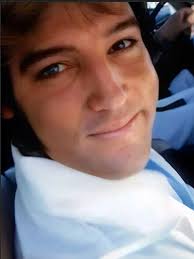 OMG WOW THAT BREATHING FACE AND THAT SEXY GRIN PERFECTION 🤗🔥🔥🔥