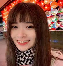 1 day ago · 神似韓國天后「iu」的直播主、鹿港百年餅店千金鄭怡琳，因為對頻頻騷擾的鐵粉進行封鎖，卻遭到對方以金紙下咒，讓鄭怡琳3天不成眠；但她說. Okdoq0qszszbgm