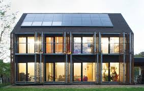 Maison Passive Recouverte De Bambou Par Karawitz Architecture Maison Bois Architecture Et Maison