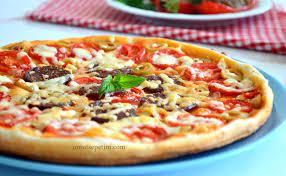 kolay pizza hamuru ile pizza tarifi