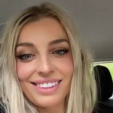 Jessica Karine (@jessicakarinedesigns)