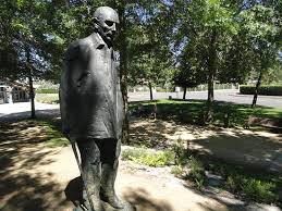 François mitterrand has had a lasting impact on french policy, firstly through his institutional action and his foreign policy choices. Statue Mitterrand Picture Of Memorial Francois Mitterrand Soustons Tripadvisor