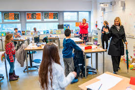 Guri melby er en norsk politiker for venstre som fra 2020 også er partiets leder. Melby Varsler Skoleplan Neste Uke