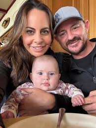 Remove ex-husband from pictures?