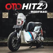 Motor ini menjadi buruan pecinta otomotif tanah air karena memiliki mesin 155cc yang bertenaga dan didukung bodi besar yang terlihat elegan. Modifikasi Yamaha Nmax Radikal Untuk Jokowi Kumparan Com