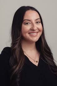 Jessica Arens's Instagram, Twitter & Facebook