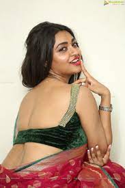 How to wear a saree blouse if i am short and bulky? Trending Now Hot News Auf Twitter Blouse Hot Navel Sexy Outfit Backlesssaree Saree Sareeblouse Sareeseduction Backlessblouse Bringingsexyback Backlessbra Sareenavel Backlessdress Sareeday Sareehot Hotactress Tvactress
