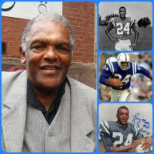 The Hall of Fame sends happy birthday wishes to Baltimore Colts Legend  Lenny Moore! The Class of 1975 member turns 91 today. 🥳🎂 #HBD