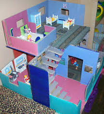 Dollhouse Really Neat Cardboard House For Nessa Just The Right Size For Her Playmobil Dolls I Made It From A Kartonhaus Puppenhaus Selber Machen Puppenhaus