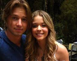 Quién iba a decir que Jason DiLaurentis iba a terminar teniendo 5 hermanas  al final de la serie? Déjalo caer. : r/PrettyLittleLiars