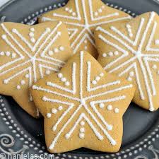 Enjoy cookies right away or wait until the icing sets to serve them. Simple Christmas Decorated Cookies Haniela S