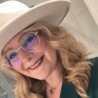 30+ "Laura Vd" profiles