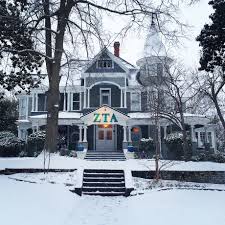 Zta Iota Rho At Ecu House Styles Zta House