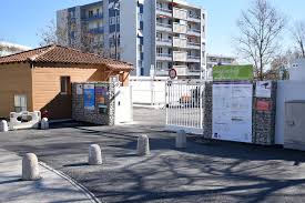 Les effectifs scolaires y sont en baisse. Point Proprete De Montpellier Pres D Arenes Montpellier Mediterranee Metropole