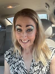 I am Jasmine, aka Pookiepoo, im femme Jewish Asian lesbian and currently  single.. Im a Orthodontist, I love making smiles! Im ready for the dating  scene again been for awhile, hit me