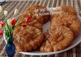 Kue yang menonjol bagian tengahnya ini sangat terkenal di daerah jakarta sehingga. Resep Kue Cucur Khas Madura Oleh Fatimah Djarkasih Cookpad