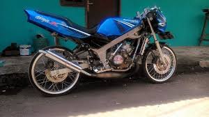 Modifikasi kawasaki ninja 150 rr anak gaul part 2 motor trend modifikasi video modifikasi motor kawasaki ninja r via youtube.com. 34 Konsep Penting Modifikasi Tempat Aki Ninja R