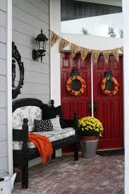 10 Extravagant Ways To Decorate For Halloween Halloween Porch Decorations Spooky Halloween Decorations Halloween Porch