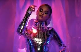 Taylor Swift Look What You Made Me Do перевод Selena Gomez Look At Her Now Lyrics Waofam Selena Gomez Look At Her Now Selena Gomez Shirts