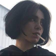 A natural fit for the lead of a show that translates to 'everyday life' (日常). Pin By Ellie Ruiz On Art References Short Hair Black Black Hair Aesthetic Short Dark Hair