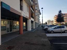 La quota di mercato sui finanziamenti alla clientela, escluse le sofferenze, si attesta al 3,02% al 31 ottobre 2019 e quella sui depositi risulta al 3,07%. Lo Sportello Mangia Il Bancomat Riaverlo E Un Impresa Il Cliente Oltre Al Danno La Beffa Il 18 Febbraio 2019