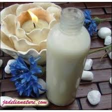 Recette De Lait Demaquillant Apaisant Visage Et Yeux Peaux Sensibles Irritees Lait Demaquillant Demaquillant Produits De Beaute