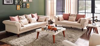 Enza home markasının tasarımlarında farklı tarzlar bir araya getirilir. Lisa Koltuk Takimi Enza Home