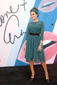 2 eva mendes for new york & company. Eva Mendes Offers A Rare Update On Her Kids With Ryan Gosling Vanity Fair